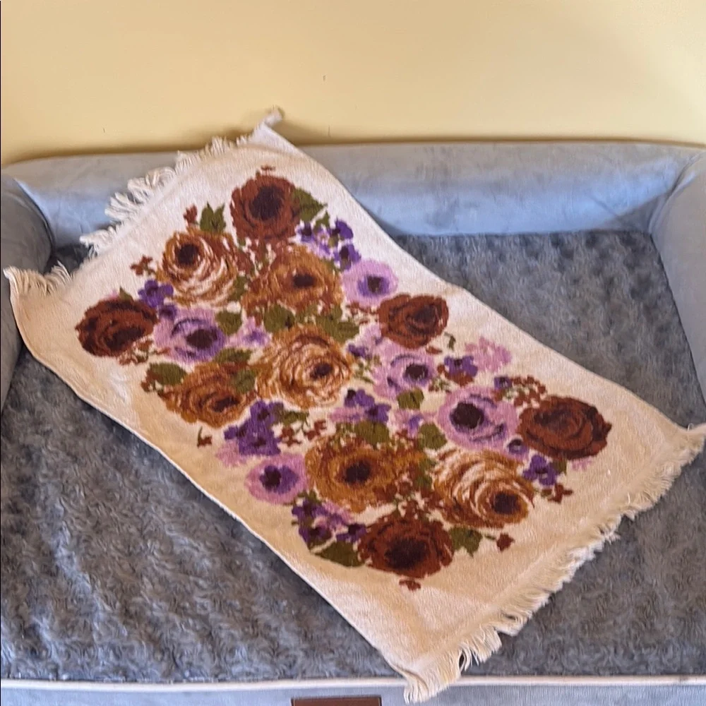 Vintage 70s JC Penny Fashion Manor Floral Patterned Fringe Hand Towels